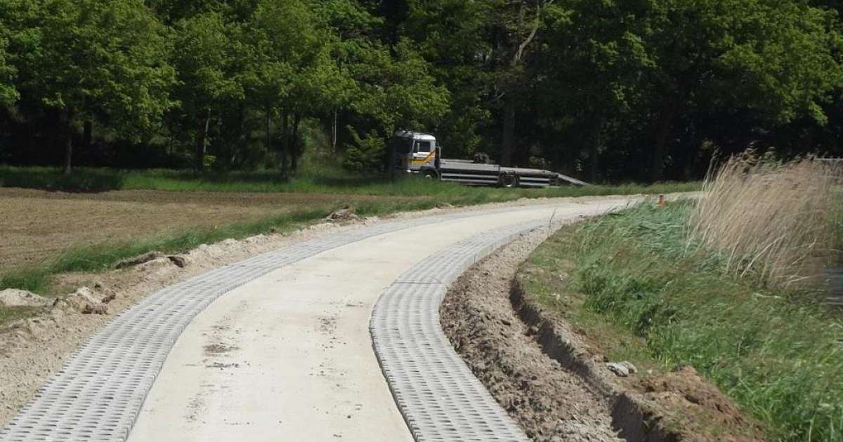 Pekkeriet Dalfsen bij het fietspad bij Laag Zuthem/Ganzepanbrug