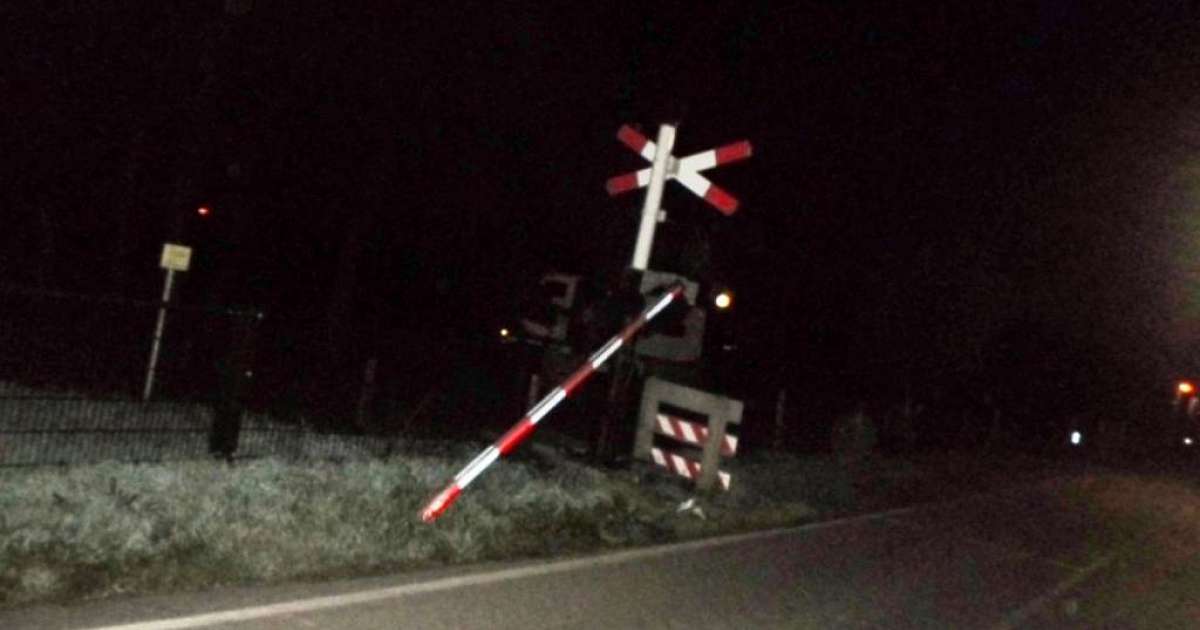 Spoorboom Laag Zuthem er afgereden door mais hakselaar