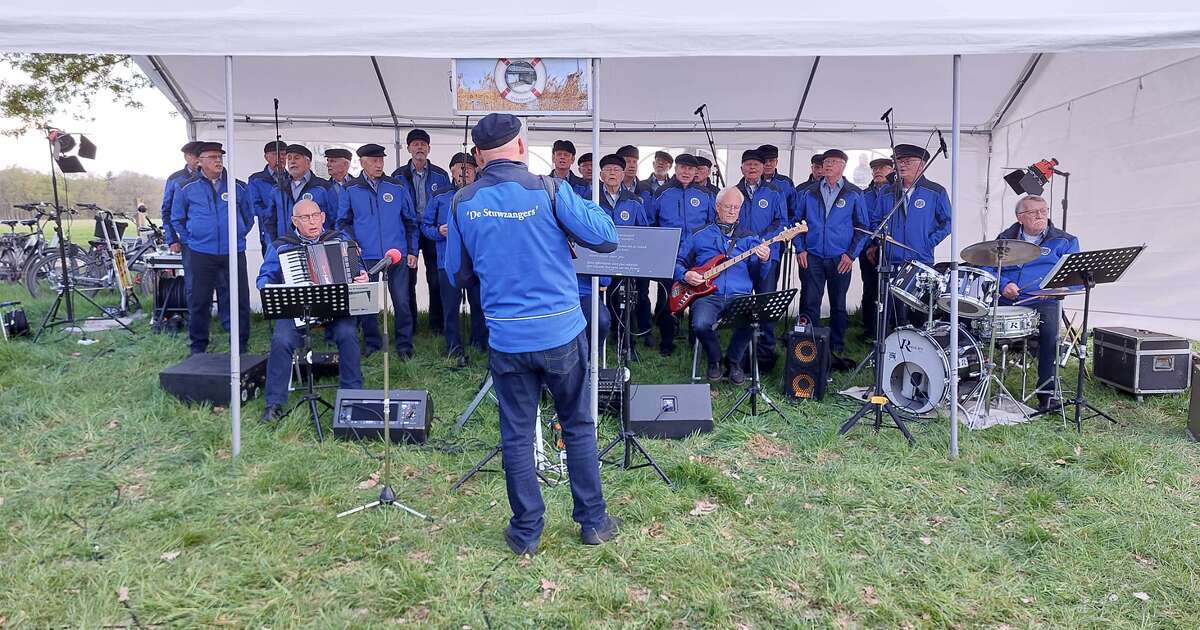 De Stuwzangers bij vuur en vlam