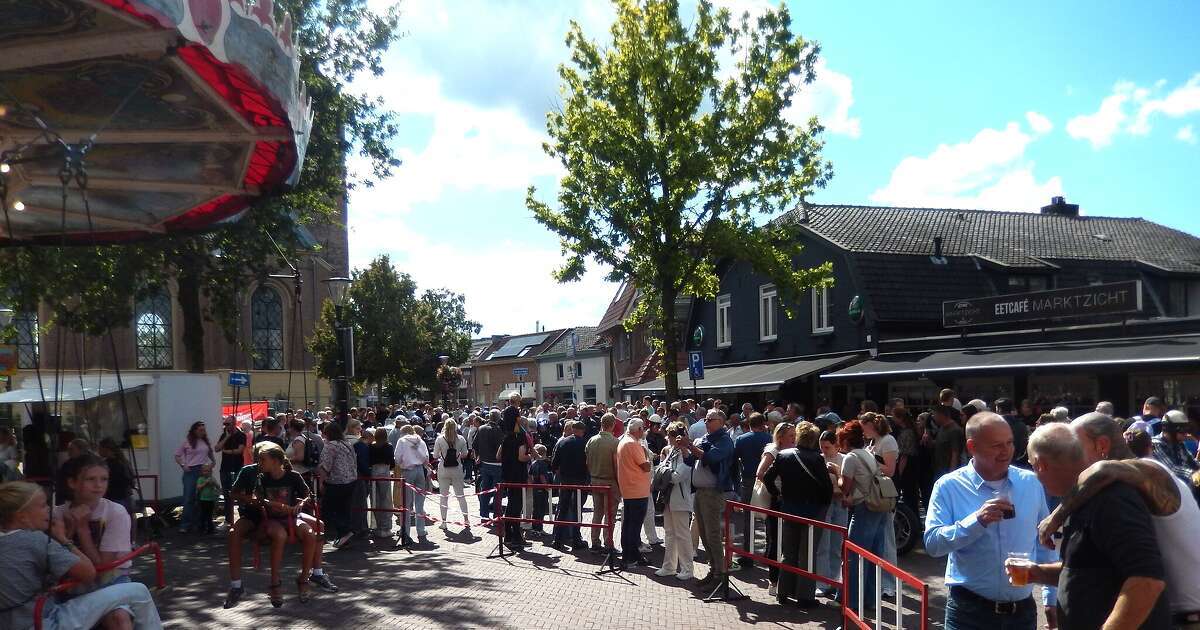 Duizenden mensen langs de straat vanmiddag in Heino