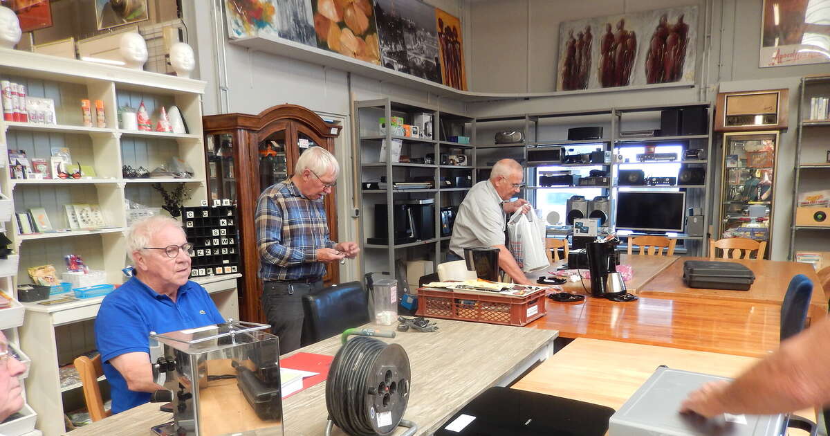 De mannen van het Repair Café hadden de handen vol