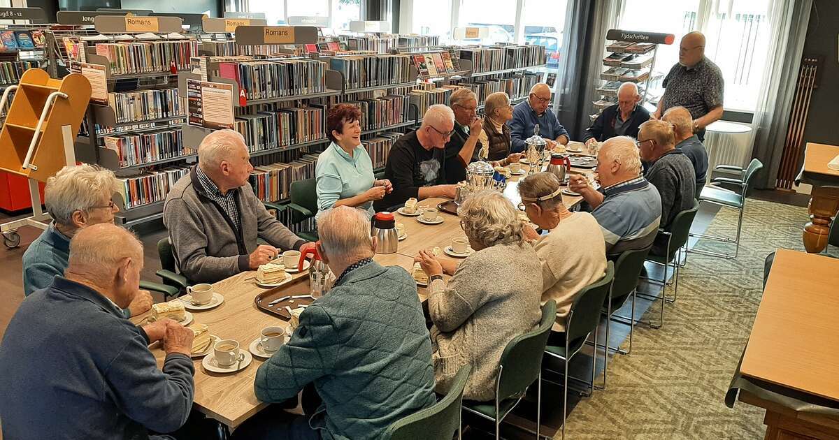 Koersbalclub aan het gebak