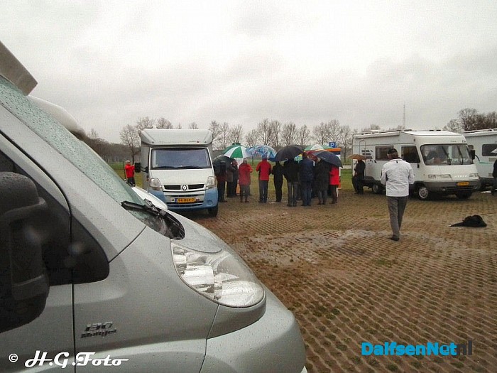 Camperplaatsen bij NS station geopend - Foto: H.G. Foto