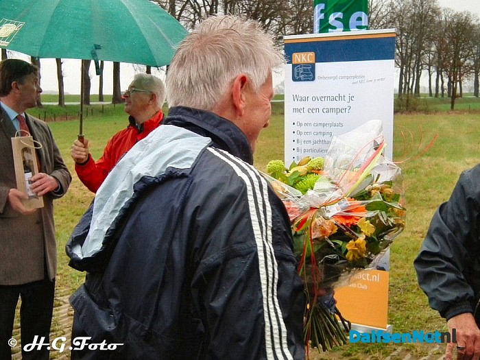 Camperplaatsen bij NS station geopend - Foto: H.G. Foto