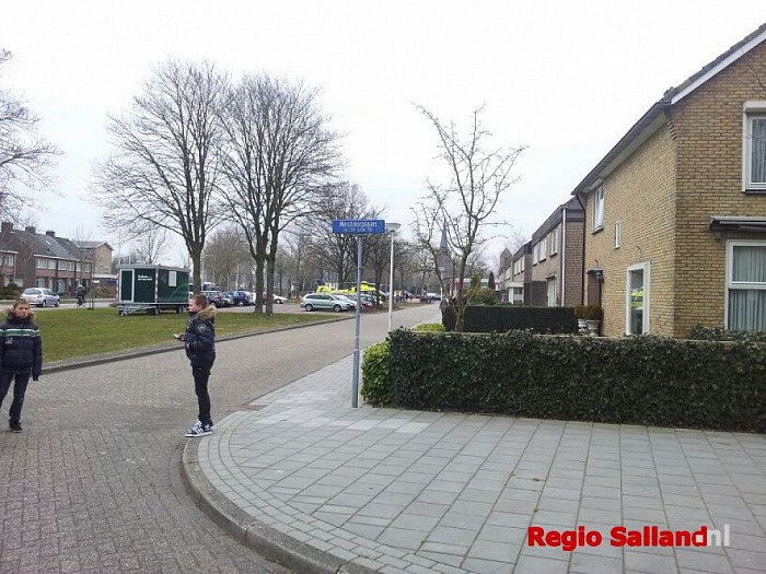Auto rijd woning in te Raalte - Foto: Robert van Dartel