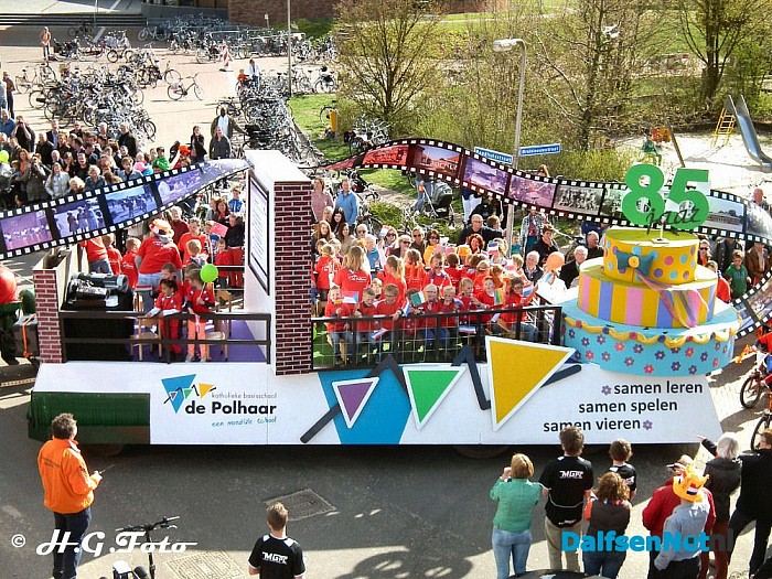 Oranje optocht Dalfsen. - Foto: H.G. Foto