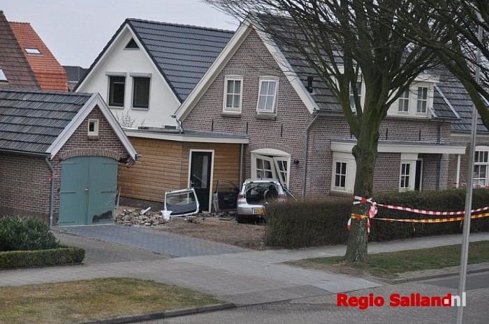 Auto rijd woning in te Raalte