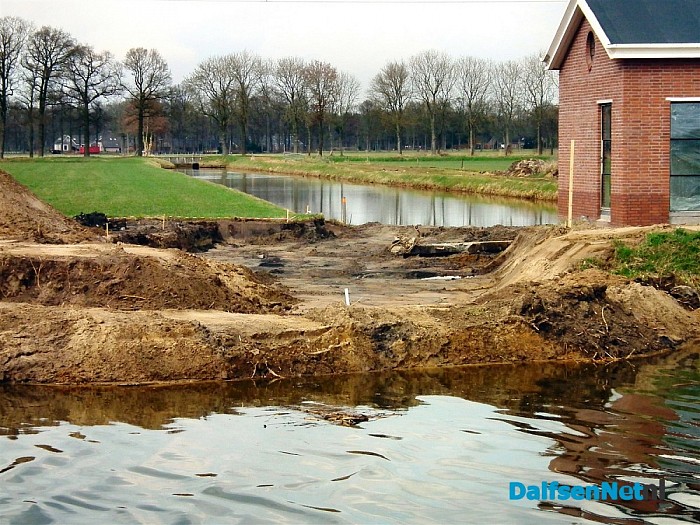 Kanaaldijk-Noord Dalfsen tijdelijk afgesloten voor alle verkeer - Foto: H.G. Foto
