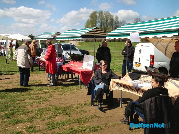 Oranjevereniging organiseert Streekproductenmarkt . - Foto: H.G. Foto