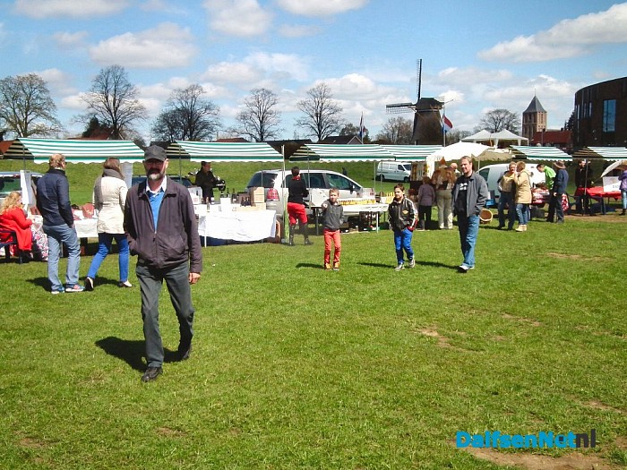 Oranjevereniging organiseert Streekproductenmarkt . - Foto: H.G. Foto