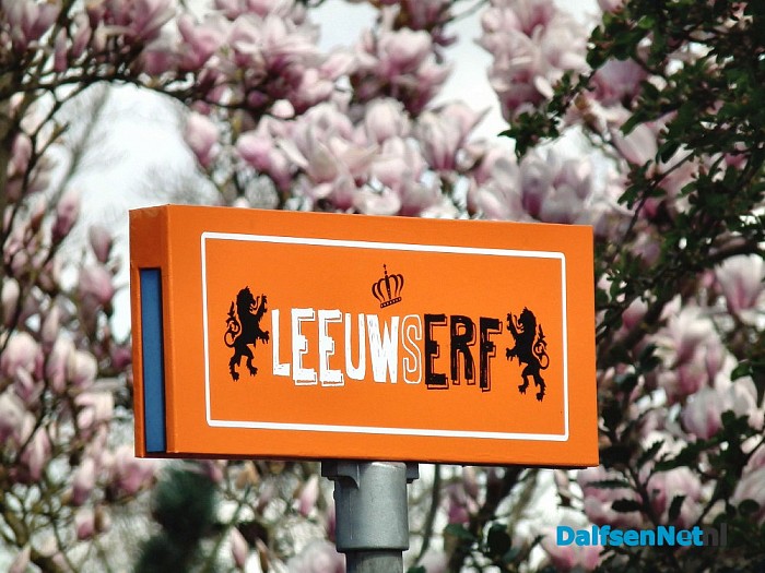Kijkje bij de prijswinnaar van de straatversiering. - Foto: H.G. Foto