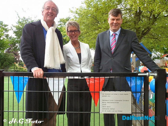 Opening speelplein KBS”de Polhaar”. - Foto: H.G. Foto