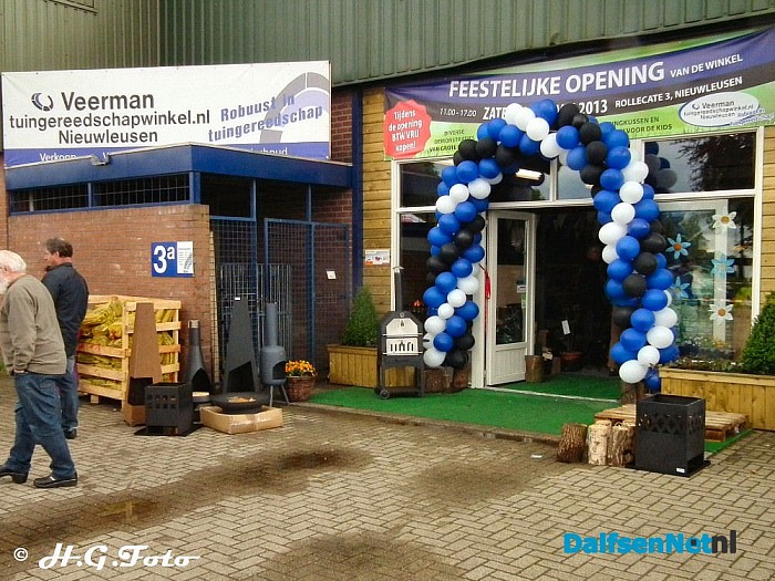 Opening nieuwe winkel Veerman tuingereedschap. - Foto: H.G. Foto