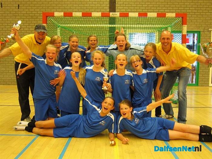 OBS De Carrousel 4de op het NK Schoolhandbal .