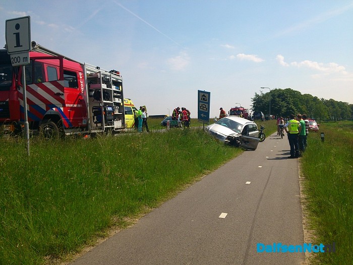 Voertuig komt op verkeerde weghelft op Poppenallee - Foto: Robert Bril