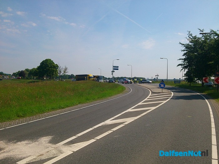 Voertuig komt op verkeerde weghelft op Poppenallee - Foto: Robert Bril