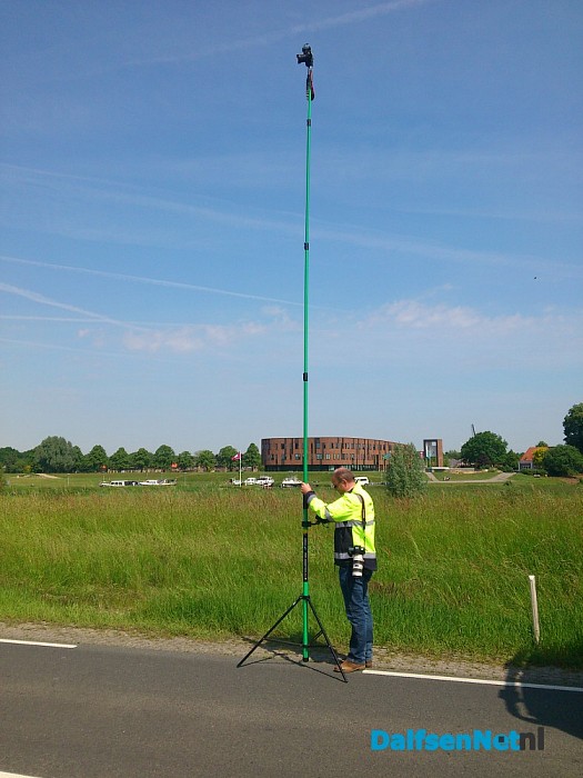 Voertuig komt op verkeerde weghelft op Poppenallee - Foto: Robert Bril