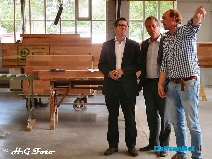Bedrijfsbezoek college gem. Dalfsen. - Foto: H.G. Foto