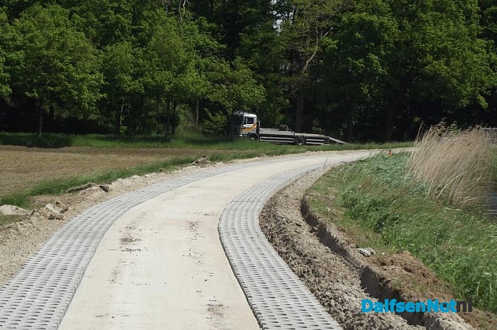 Pekkeriet Dalfsen bij het fietspad bij Laag Zuthem/Ganzepanbrug