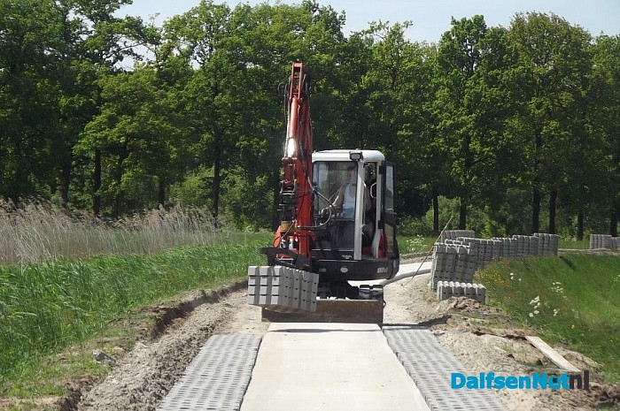 Pekkeriet Dalfsen bij het fietspad bij Laag Zuthem/Ganzepanbrug