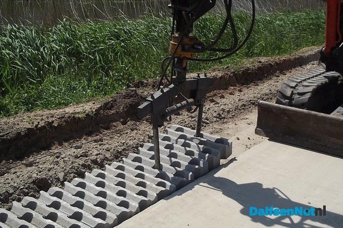 Pekkeriet Dalfsen bij het fietspad bij Laag Zuthem/Ganzepanbrug