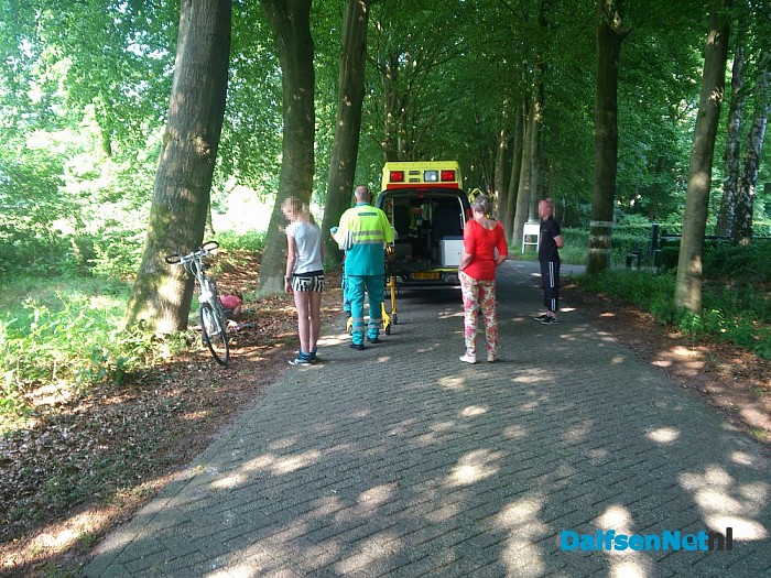 Fietser licht gewond Slennebroekerweg - Foto: Robert Bril