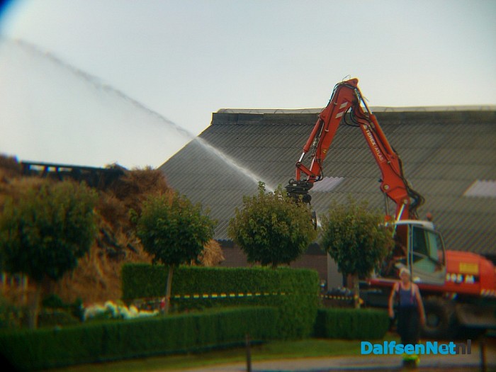 Grote brand verwoest 2 woningen (update) - Foto: Robert Bril