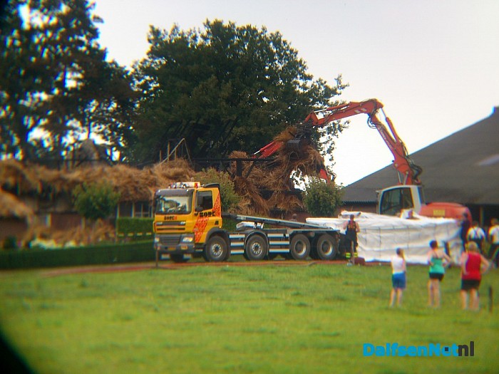 Grote brand verwoest 2 woningen (update) - Foto: Robert Bril