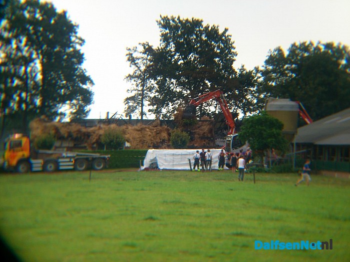 Grote brand verwoest 2 woningen (update) - Foto: Robert Bril