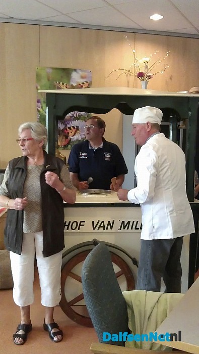Vrienden van Rosengaerde verrassen bewoners Rosengaerde