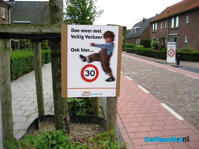 30 kilometer borden in de Beatrixstraat