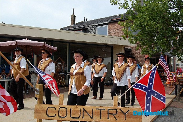 Zonnig optreden Country Dancers Ankum/Witharen in Heino