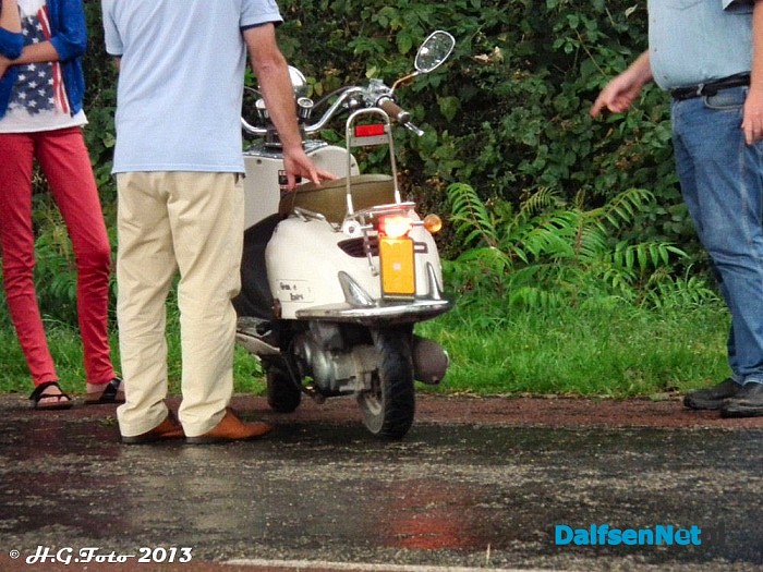 Aanrijding Scooter / Personenauto - Foto: H.G. Foto