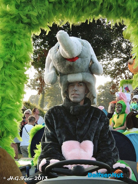Optocht Oudleusen weer zeer grote klasse ! - Foto: H.G. Foto
