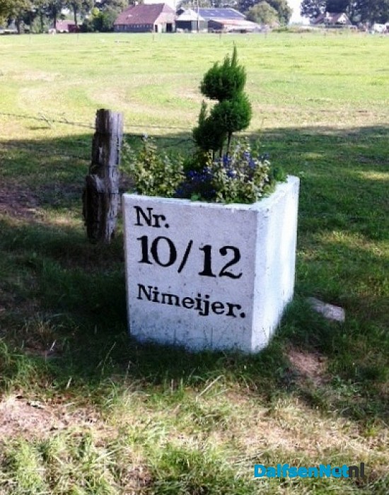 Afvaardiging van Gemeentebelangen Dalfsen op bezoek op de Vennenberg bij Fam. Nimeijer.
