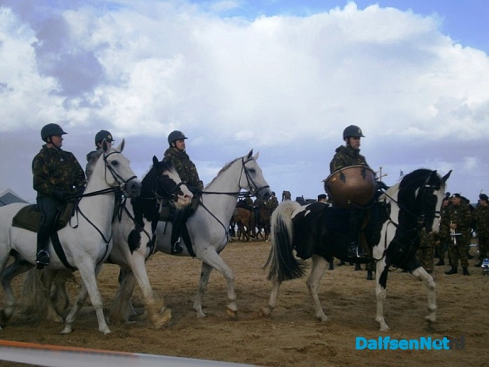Geslaagde strandoefening Cavalerie Ere Escorte met Dalfser aandelen