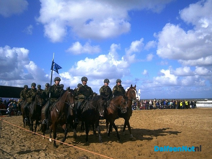 Geslaagde strandoefening Cavalerie Ere Escorte met Dalfser aandelen