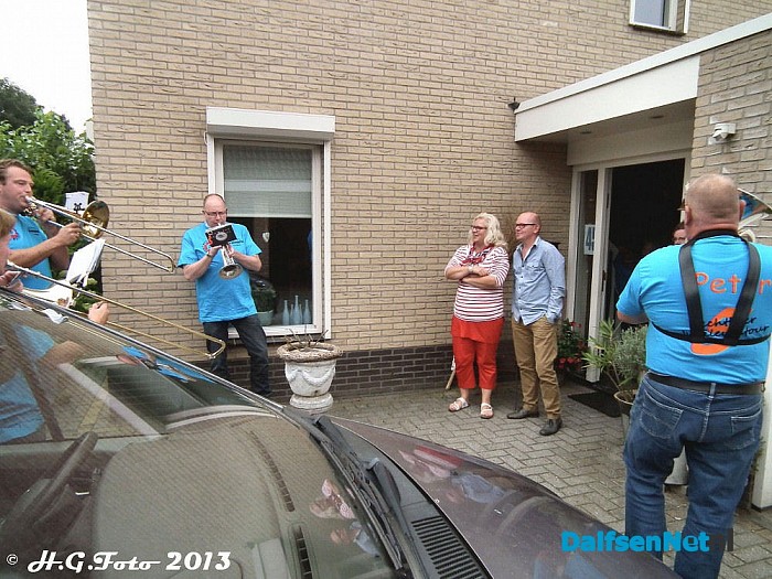 De Vechtboerties op Verjaardag visite. - Foto: H.G. Foto