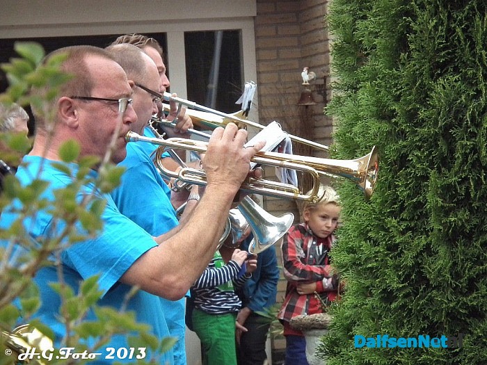De Vechtboerties op Verjaardag visite. - Foto: H.G. Foto