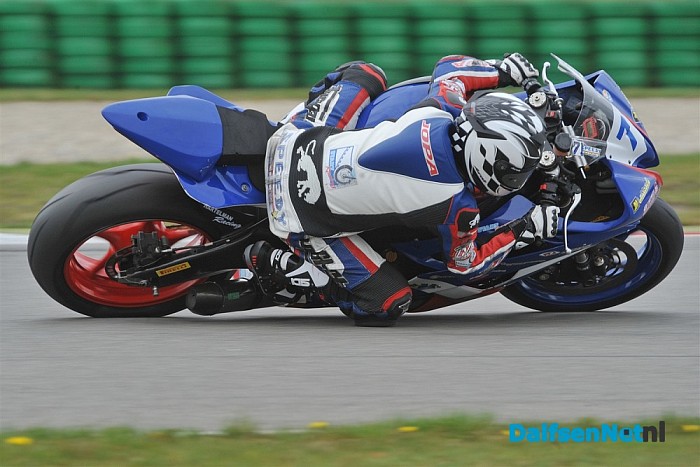 Motorcoureur Koen Meuffels richting de top tien.