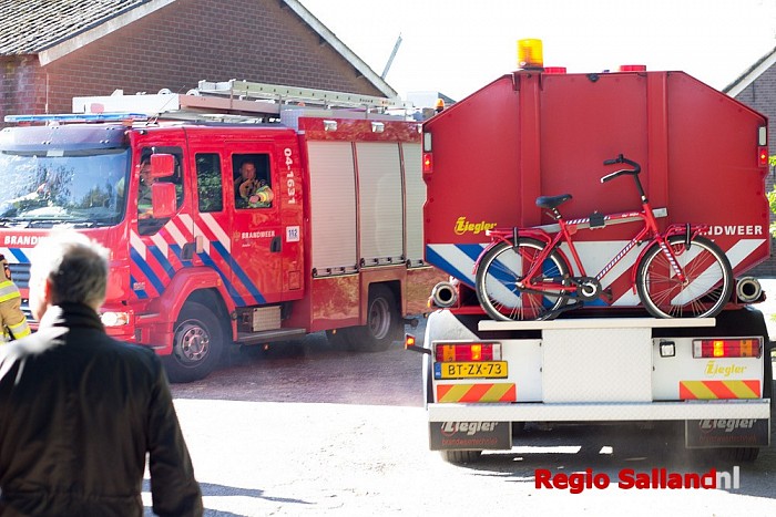 Groot alarm voor brand in kuikenschuur in Laag Zuthem - Foto: Pim Haarsma