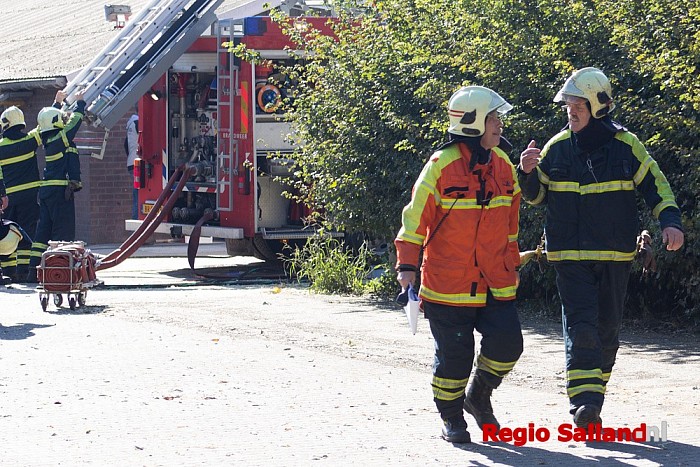 Groot alarm voor brand in kuikenschuur in Laag Zuthem - Foto: Pim Haarsma