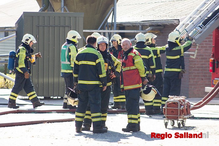 Groot alarm voor brand in kuikenschuur in Laag Zuthem - Foto: Pim Haarsma