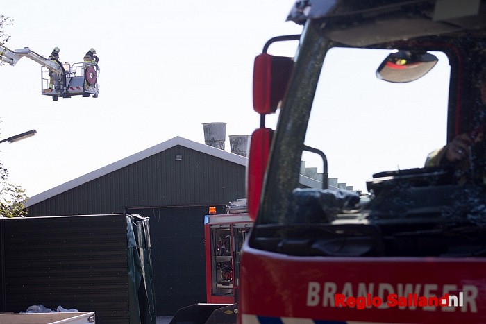 Groot alarm voor brand in kuikenschuur in Laag Zuthem - Foto: Pim Haarsma