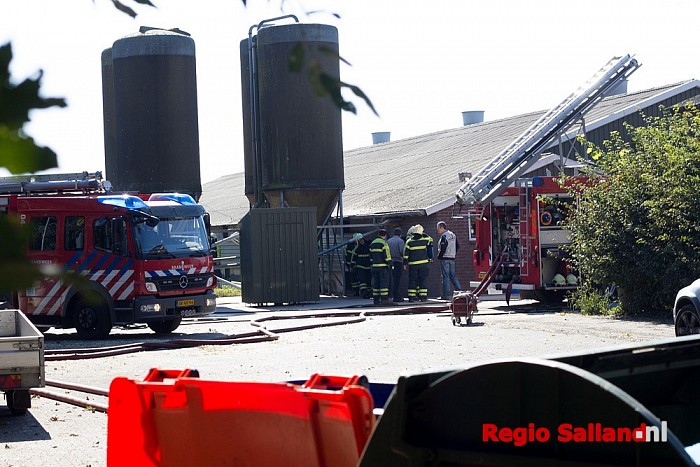 Groot alarm voor brand in kuikenschuur in Laag Zuthem - Foto: Pim Haarsma