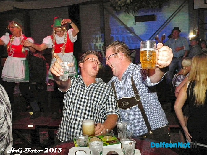 Fotomap Oktoberfest staat er op! - Foto: H.G. Foto