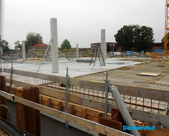 De eerste pilaren staan