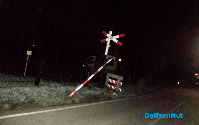 Spoorboom Laag Zuthem er afgereden door mais hakselaar