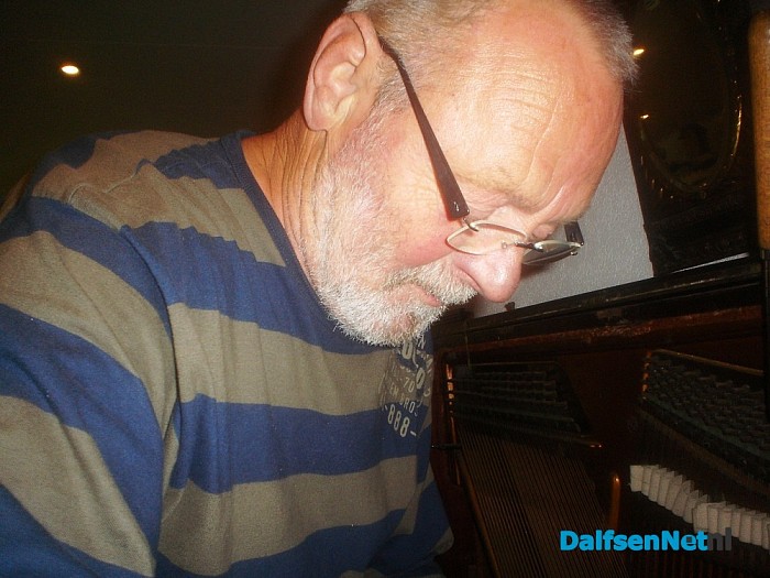 Piano is gestemd: het koor kan komen