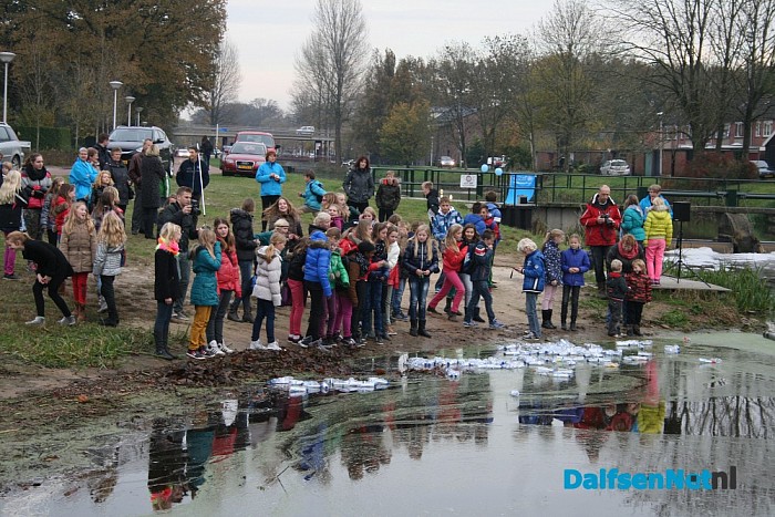 Een strand vol flessenpost voor Unicef